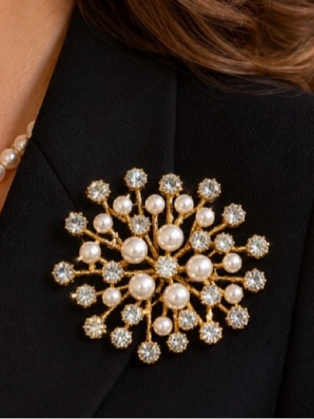 Vintage Gold Tone Pearl Rhinestone Starburst Snowflake Brooch Pin 1.75" Unmarked